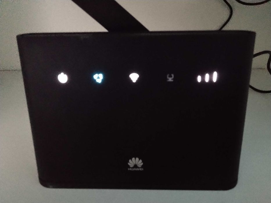 фабрично отключен към всички джиесем оператори в цял свят 4G LTE SIM CARD RUTER