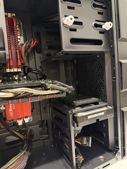 Calculator / Unitate Gaming i7, GTX 970, 16Gb RAM, 240Gb SSD, 1Tb HDD