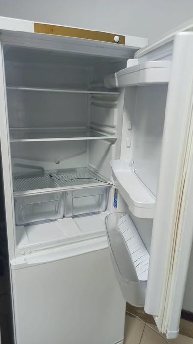 Холодильник indesit