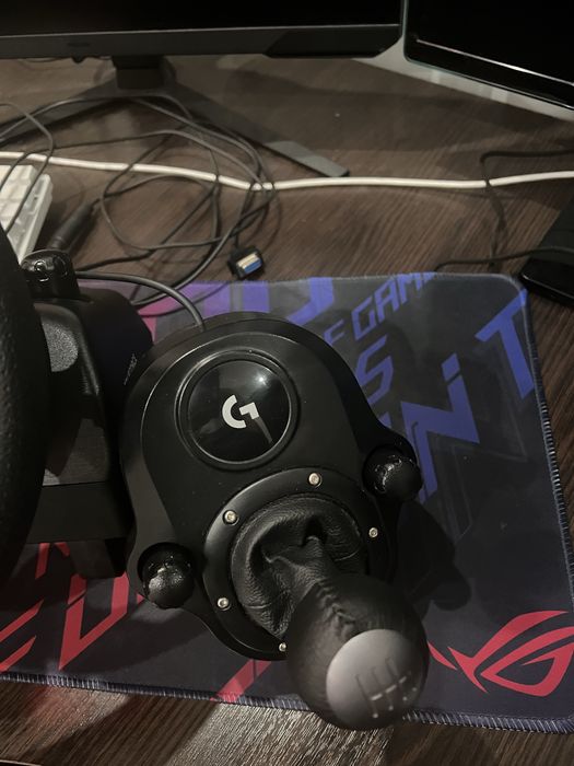 Logitech g923 перфектен