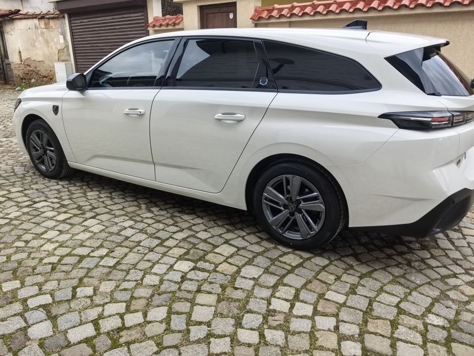 Peugeot 308 sw 2022Г.1.5HDI 131kc EAT8