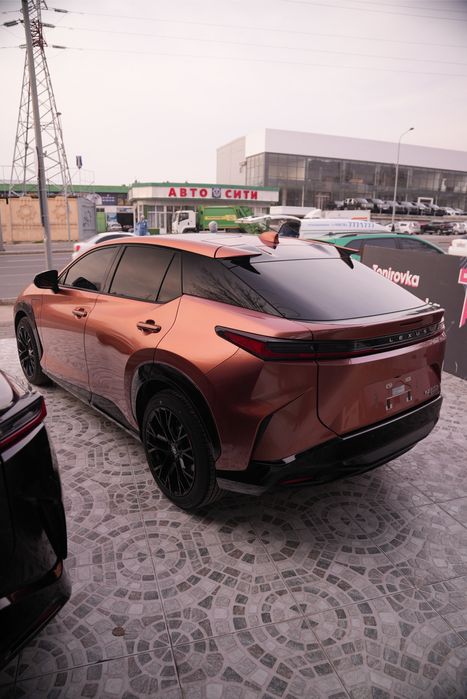 Lexus Rz450e elektr 470km