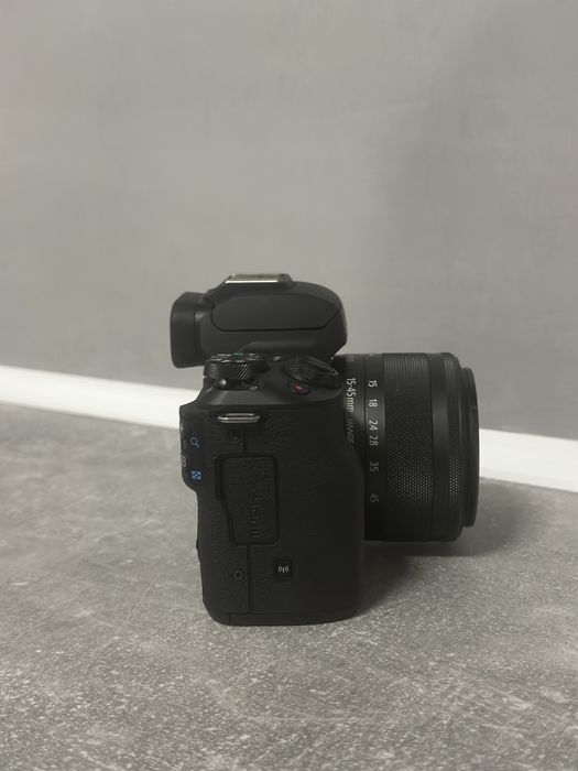 Canon M50.