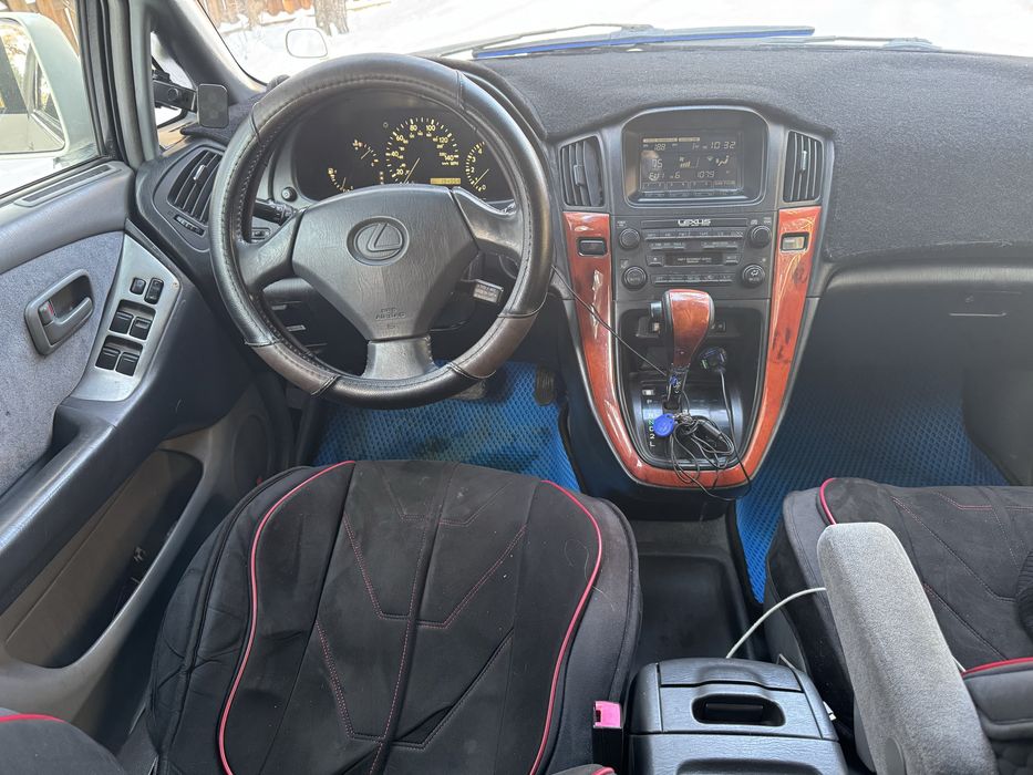 Проодам машину тоиота хайрер