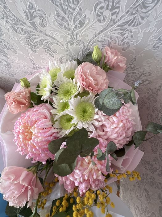 10 000тг цветы есть 3 букета