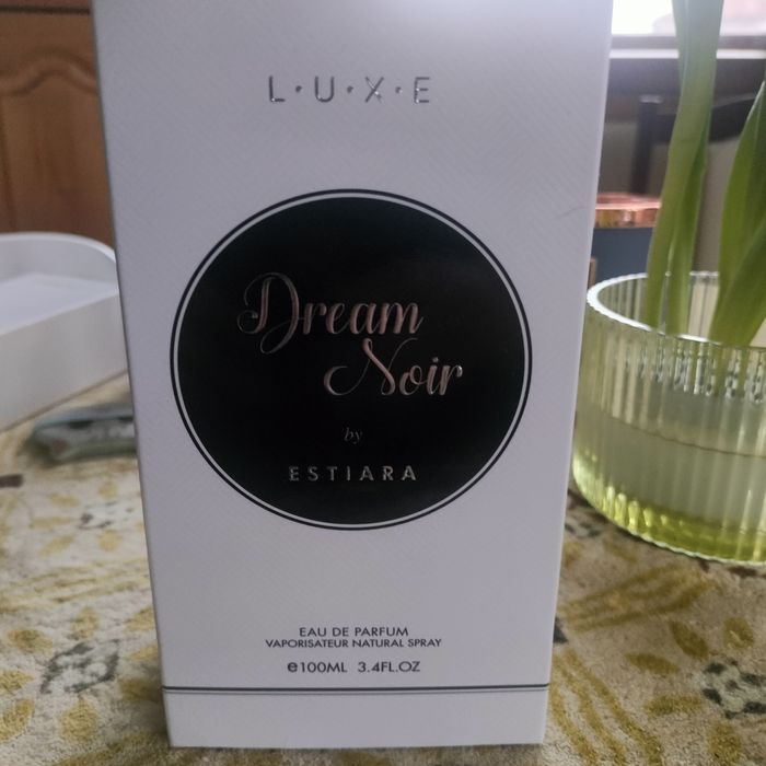 Dream Noir, арабски дюп на Диор