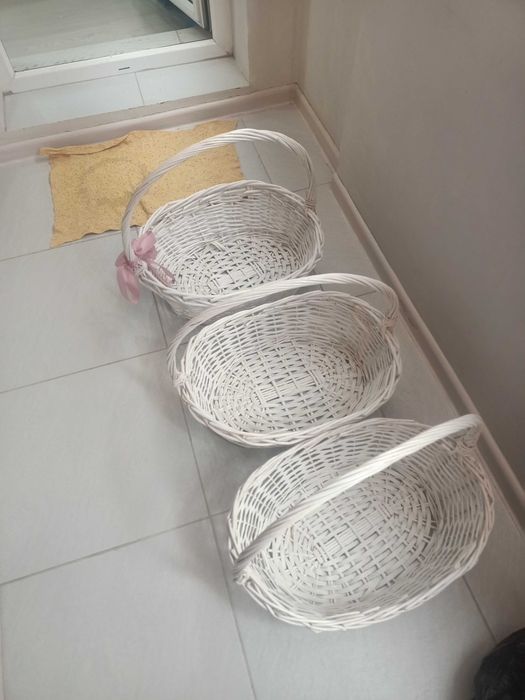 Продам 3 белые корзины