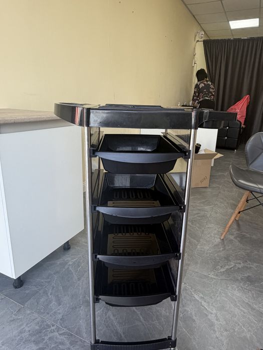 Срочно продам мойку,маникюрный стол