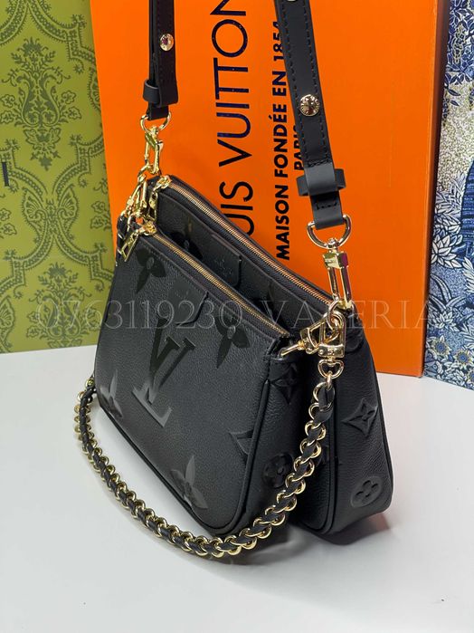 Geanta Louis Vuitton - Pochette Accessoires Piele Embosata neagra