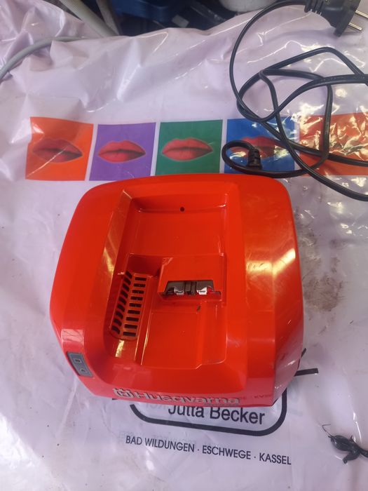 Зарядно с батерия за Husqvarna