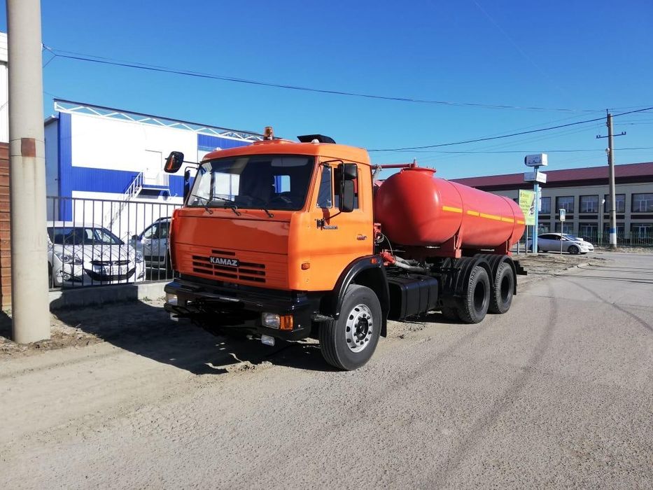 Камаз водооткачка квадратная. Вакуумная машина камаз ко 505а. Камаз 6520 илосос. Камаз илосос 10 кубов. Илосос камаз ко-507.