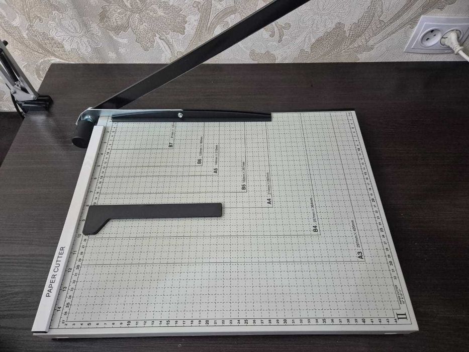 Скидка! Резак сабельный большой для бумаги А3