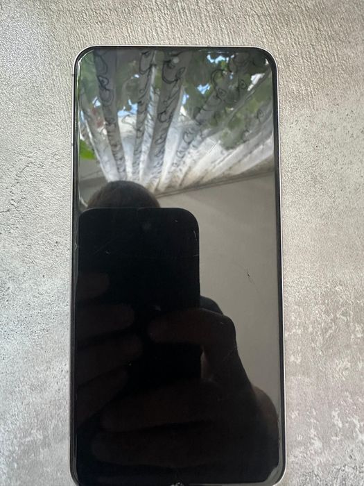 Продам Samsung s22