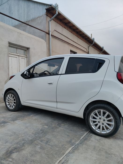 Diska 15 lik baloni bilan