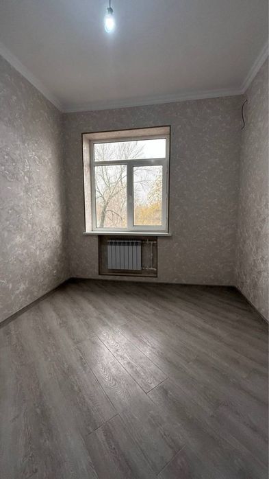 ШРуставели.  2комн/ Сталинка.  3этаж с ремонтом