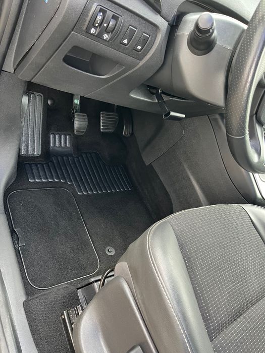 Detailing auto interior
