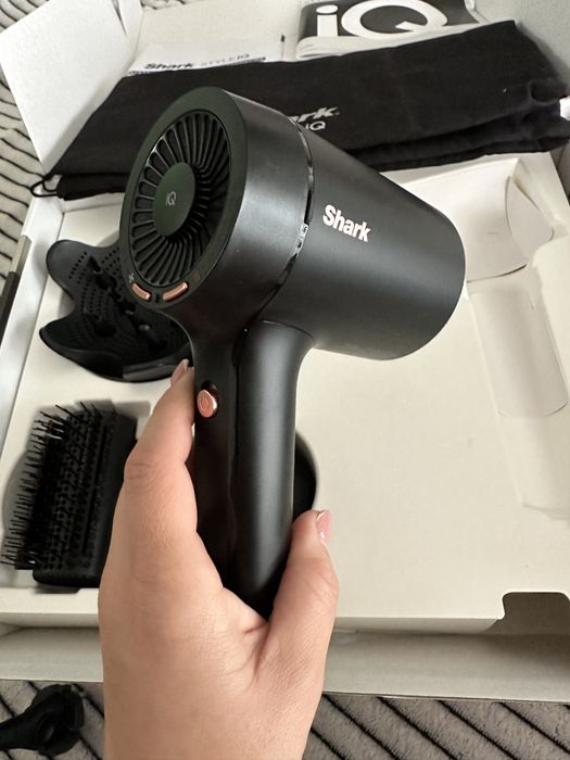 Uscător de par shark ionic HD120EU
