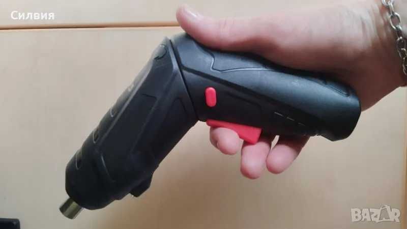 Електрическа отвертка 3.6V + 22 части (НОВА)