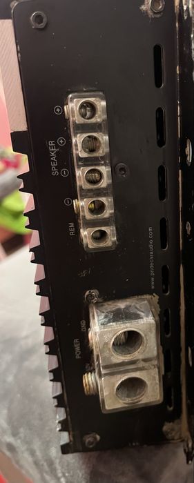 Усилитель для автомобиля