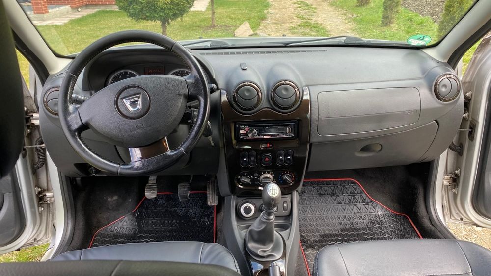 Dacia Duster 1.5 dci 4x4 
An fabricare -2011