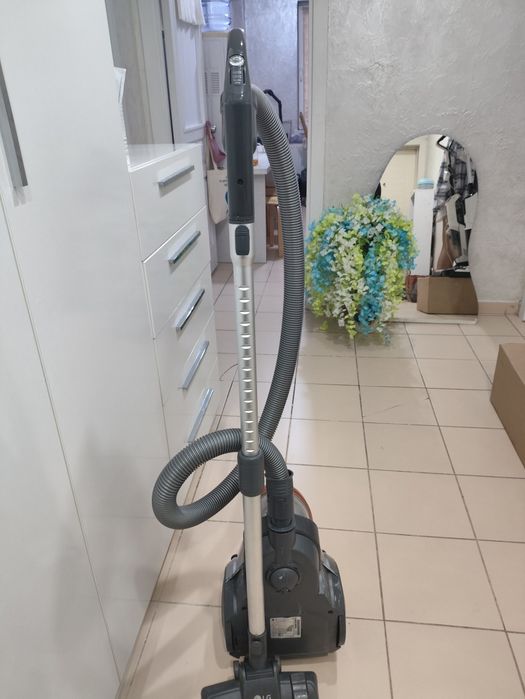 Продам пылесос LG