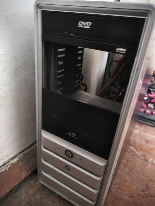 Процессор клавиатура монитор колонки дали кампютерный набор