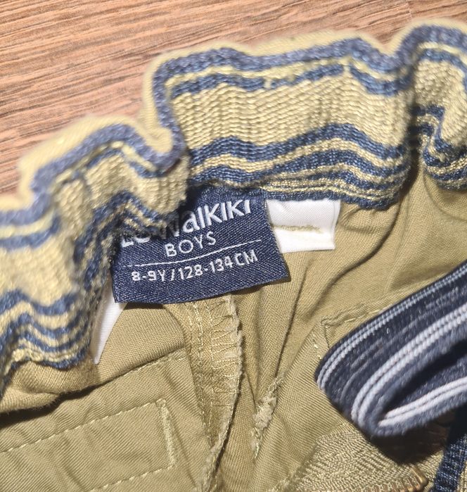Pantaloni scurti baieti 8-10 ani