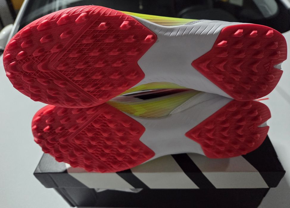 Футбольные бутсы ADIDAS