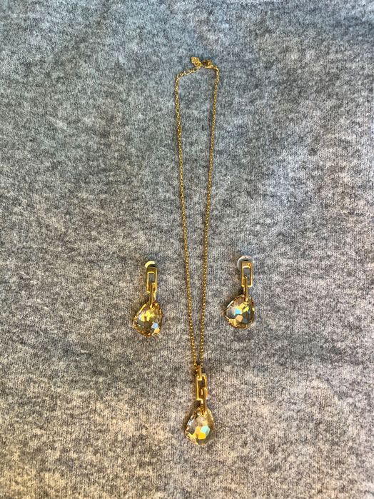 Комплект обеци и колие Swarovski