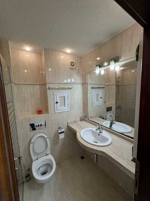 Дава се под наем Тристаен апартамент в София, Център - 100 кв.м за 816 € - Снимка #8