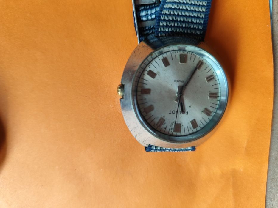 Руски и Швейцарскичасовници часовници  ...