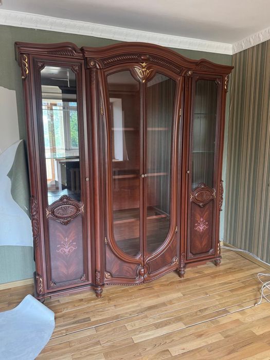 Продам спальный гарнитур