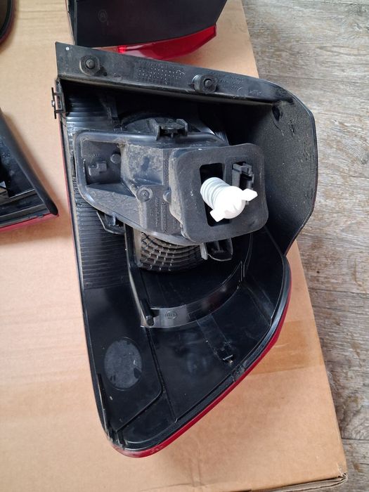 Стопове hella за  Vw Голф 6 с фабрично червени мигачи!