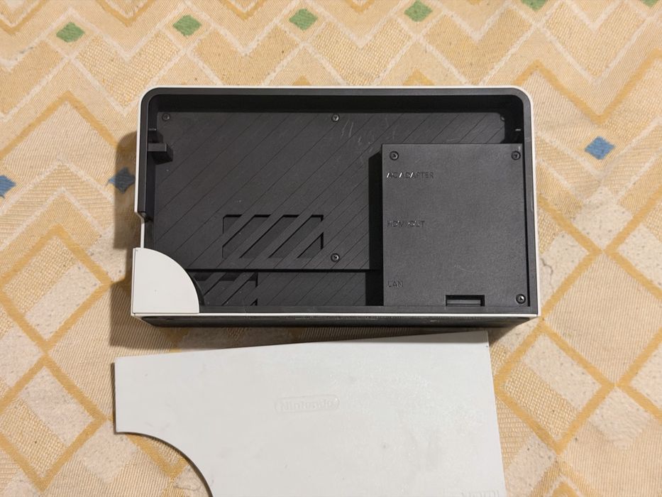 Nintendo switch oled с 3 игри става и бартер