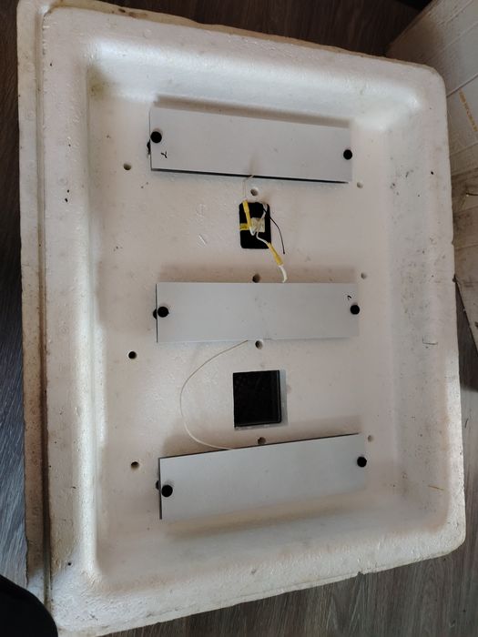 Продам инкубатор би1