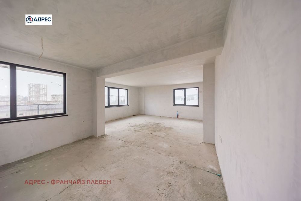 Продава се Многостаен апартамент в Плевен, Широк център - 213 кв.м за 647 €/кв.м - Снимка #2