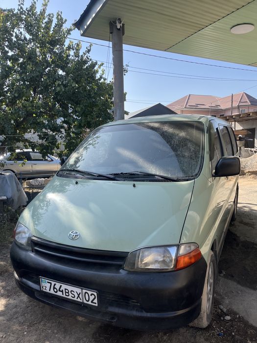 Toyota Hiace 1998г