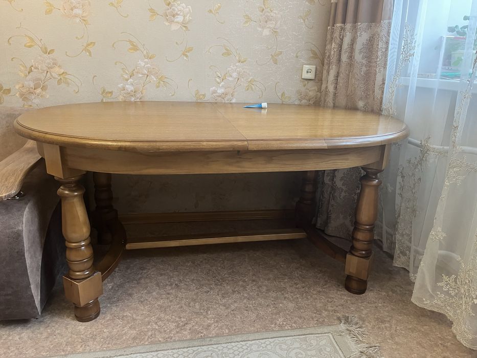 Продам дубовый стол