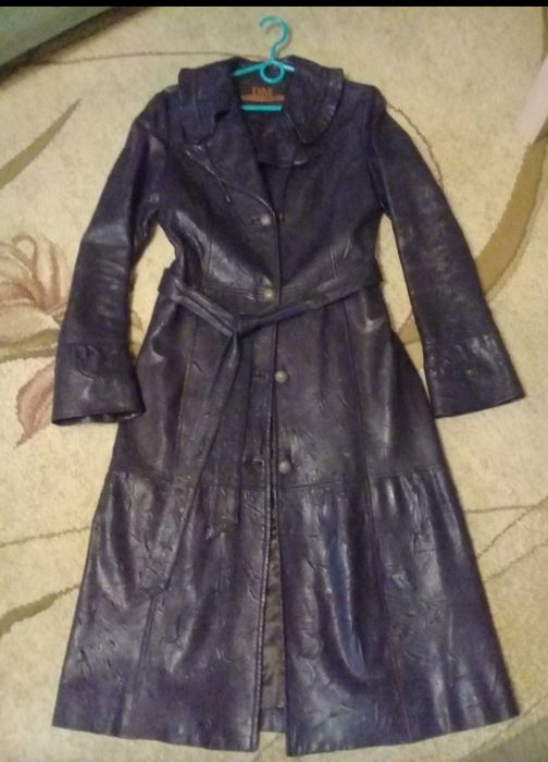 Продам кожаный плащ.