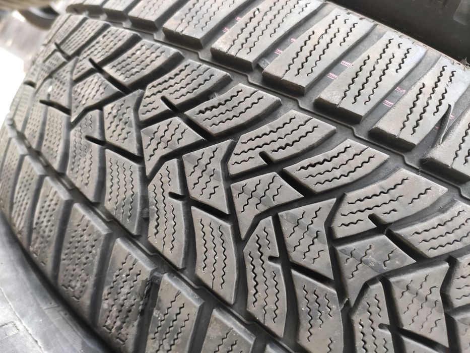 2бр Зимни гуми 215 55 17 - Dunlop - DOT 2023