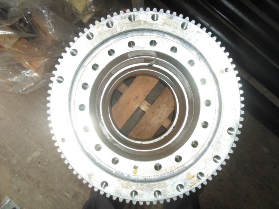 Опорно-поворотный подшипник на КМУ SOOSAN SCS513, 514, 615, 726