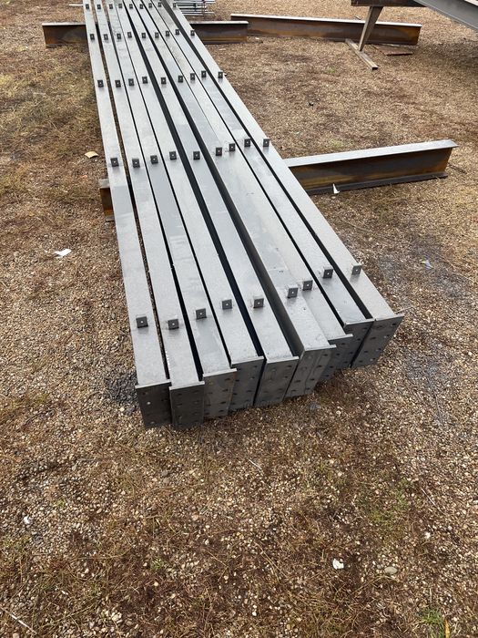 Vand o structura metalica 11,70 m latime din profile ipe 180 x 50 m (11ferme si 22 de stalpi si 600 ml de teava 60x40x2 )22stalpi la 4 m
