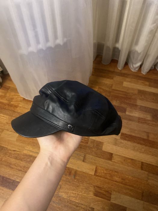 Продам беретку bershka