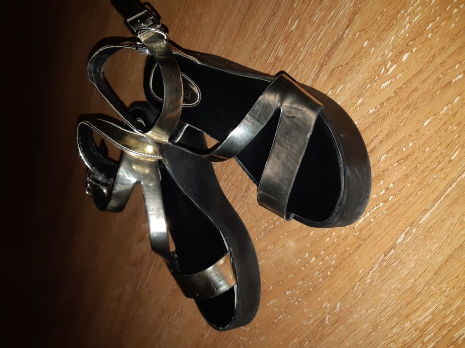 Босоножки на платформе , сандалии адидас.