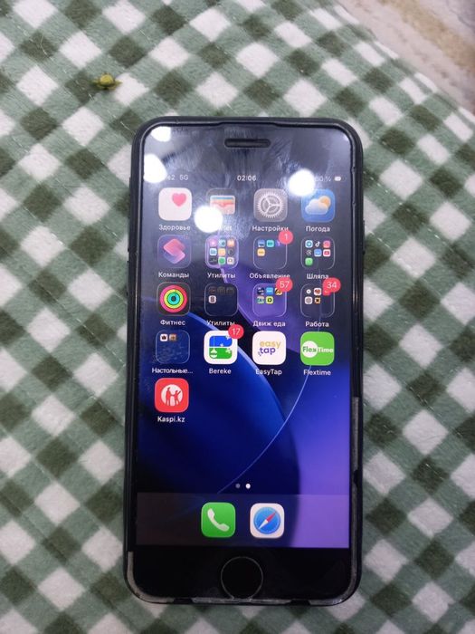 Продам iPhone SE 2022 3-е поколение)