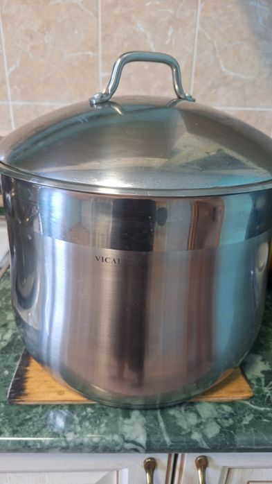 Продам кастрюлю 18литров