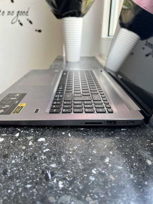 Продавам лаптоп Acer Swift 3