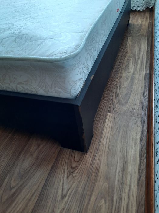 Продам двуспальную кровать