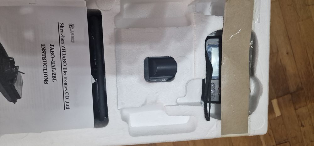 Barcuta navomodel plantat cu sonar incorporat