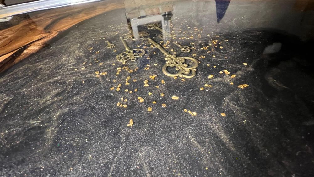 Vând masa lemn si rășină epoxidica cu rezistență UV